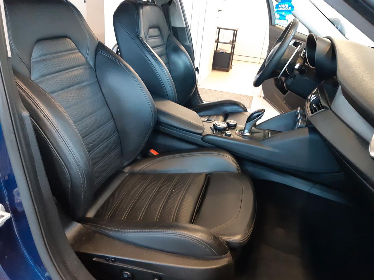Alfa Romeo Giulia 2.2 Turbodiesel 210 CV AT8 AWD Q4 Veloce