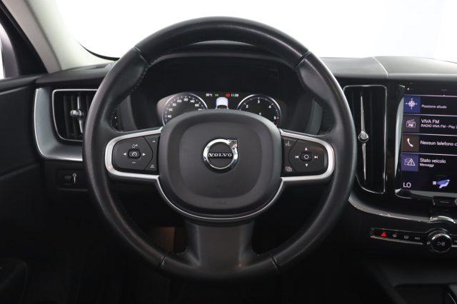 VOLVO XC60 XC60 B4 (d) automatico Momentum Pro