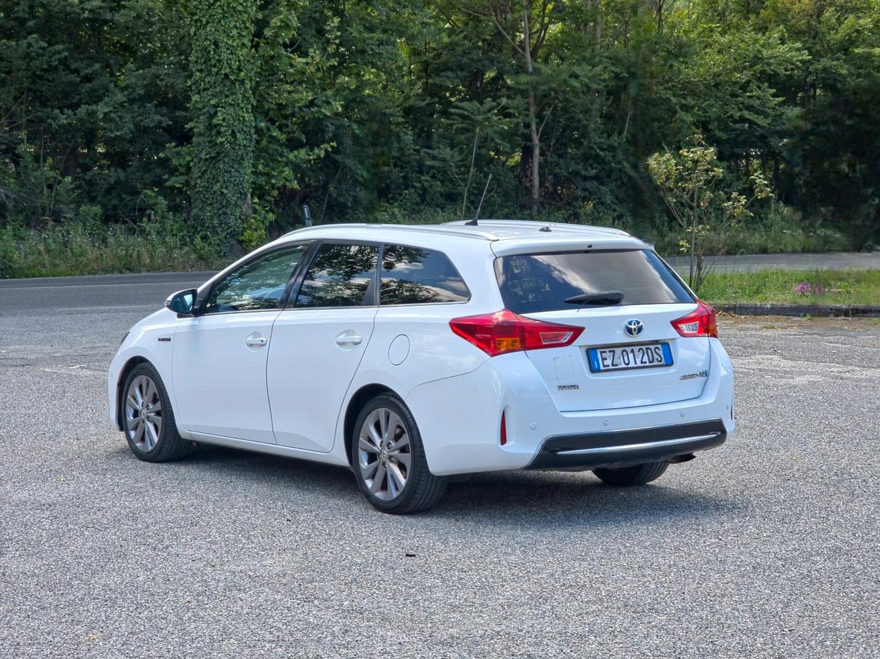 Toyota Auris Touring Sports 1.8 Hybrid Active 2015-E6 Automatico NEO
