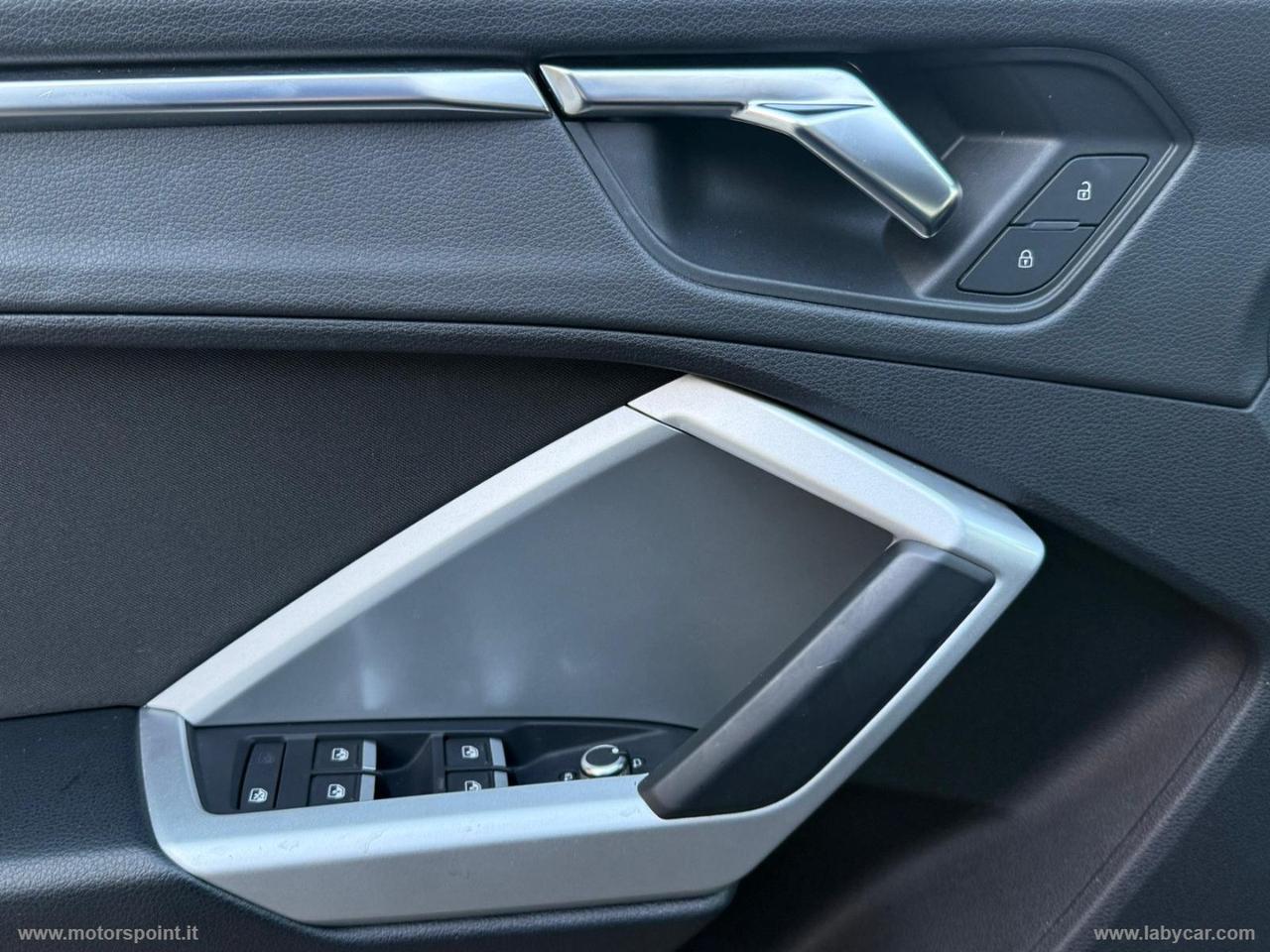 AUDI Q3 35 TDI Business