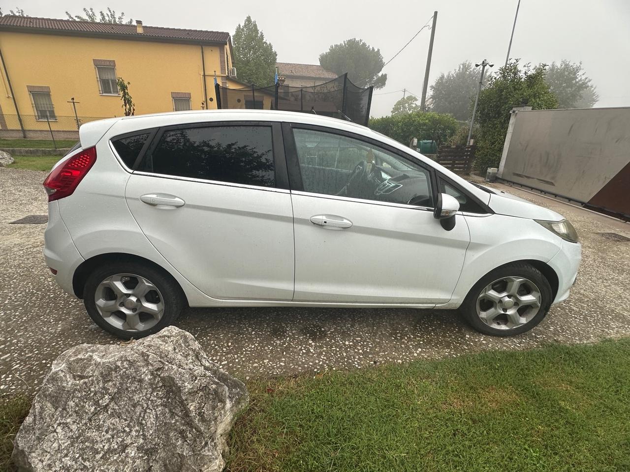 Ford Fiesta 1.4 3 porte Bz.- GPL Titanium