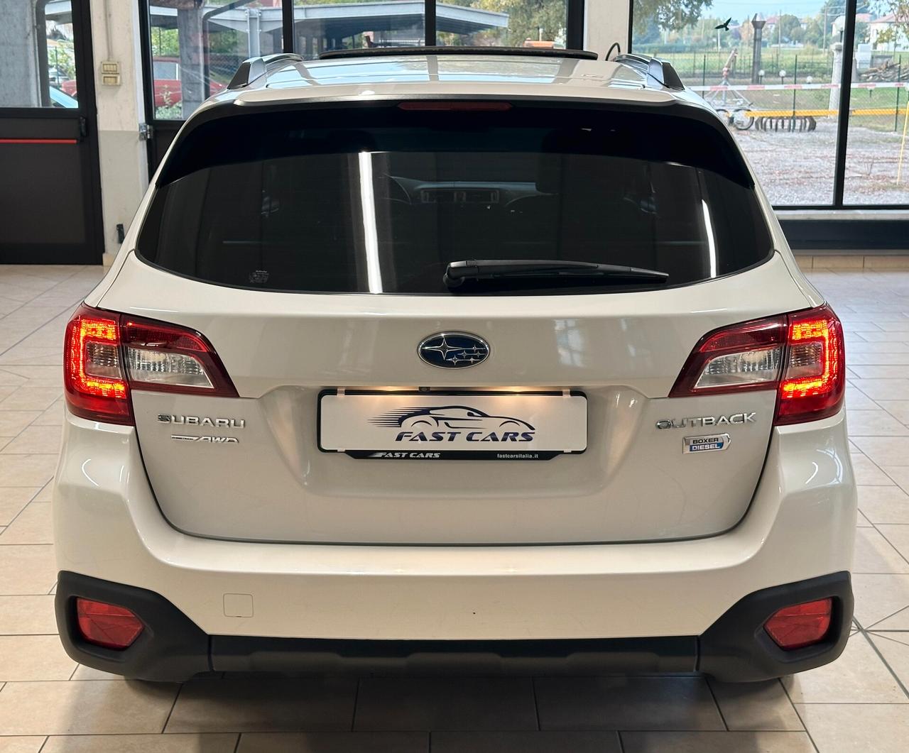 SUBARU OUTBACK 2.0D UNLIMITED LINEARTRONIC *TETTO*CAMERA*NAVI*LANE*