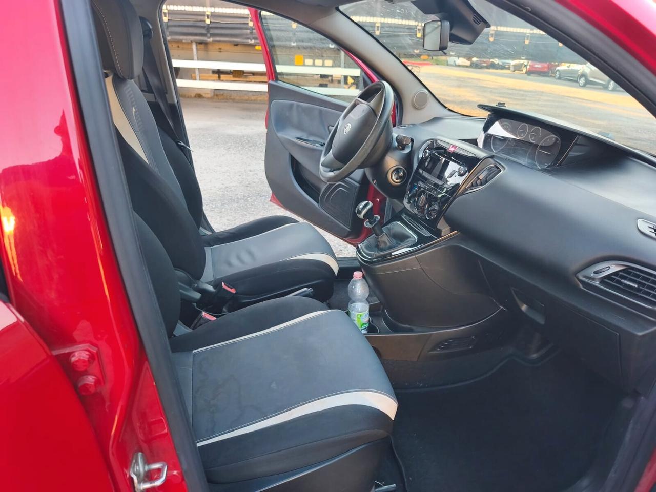 Lancia Ypsilon 2014--900 Benzina Metano Neopatentati