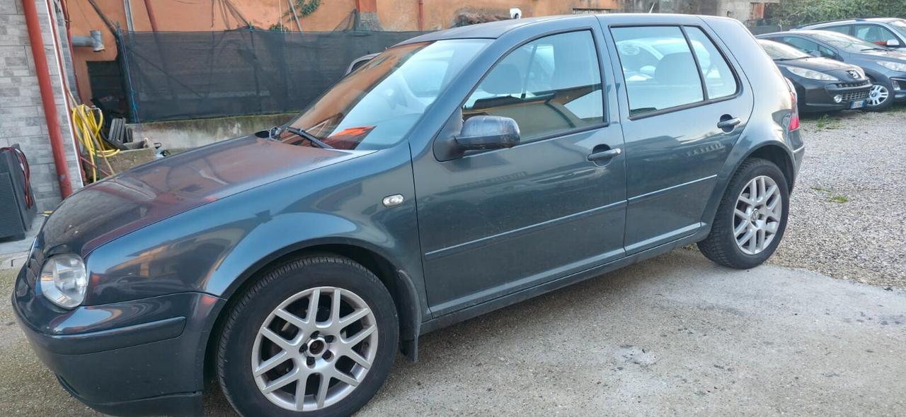 Volkswagen Golf 1.6 16V cat 5 porte Highline neop