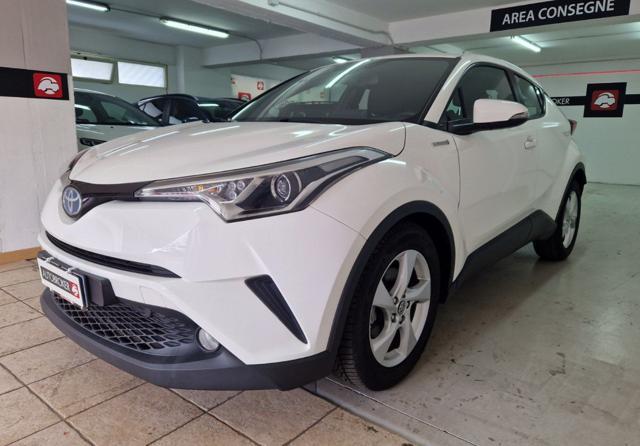 TOYOTA C-HR 1.8 Hybrid E-CVT Business