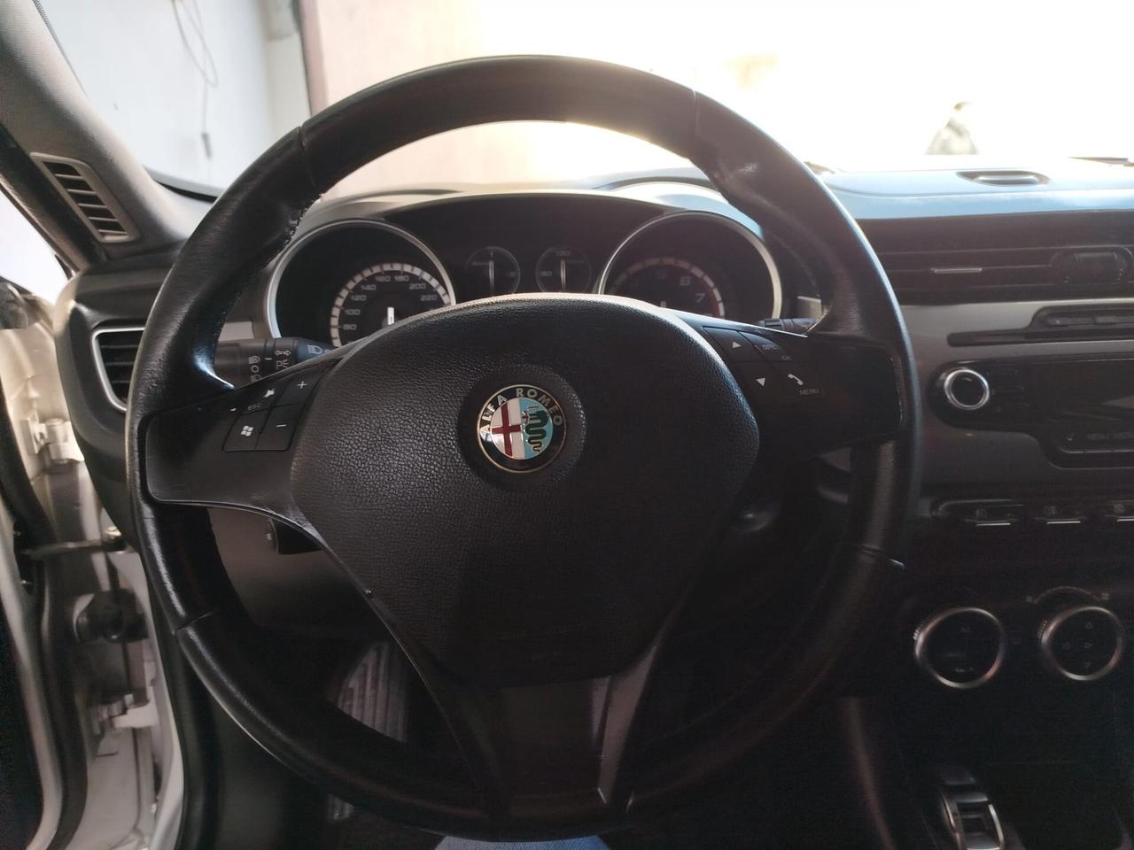 Alfa Romeo Giulietta 1.4 benzina 2011 CON GARANZIA