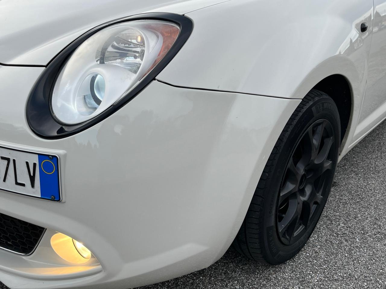 Alfa Romeo MiTo 1.4 - 78 CV - Distinctive sport pack -