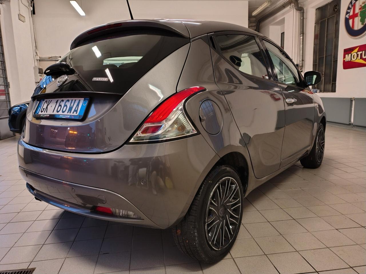 LANCIA YPSILON 1.0 HYBRID OK NEOPATENTATI