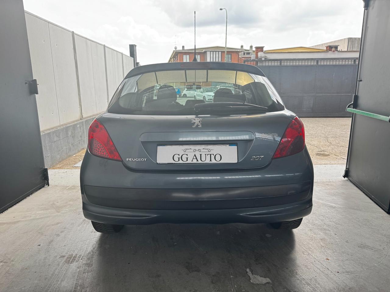 Peugeot 207 1.4 HDi 70CV 5p. ONE Line