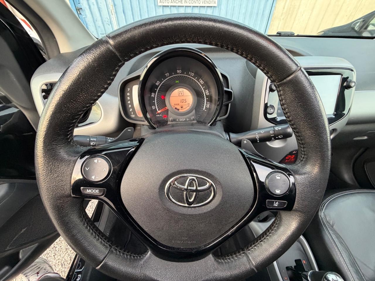 Toyota Aygo Connect 1.0 VVT-i 72 CV 5 porte x-cite