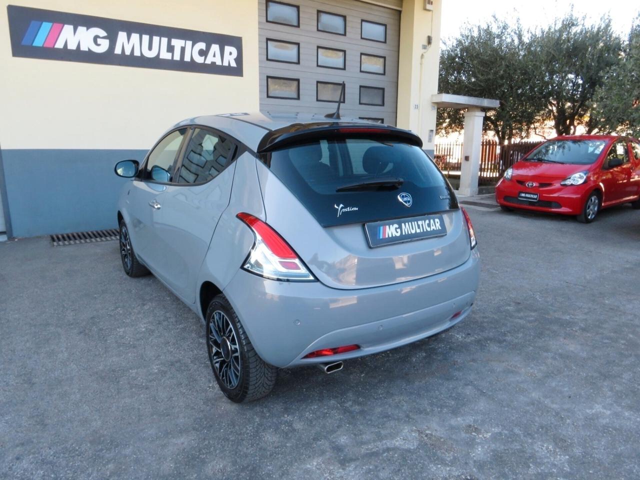 Lancia Ypsilon 1.0 firefly hybrid Alberta Ferretti. cerchi/sensori/android/fendinebbia