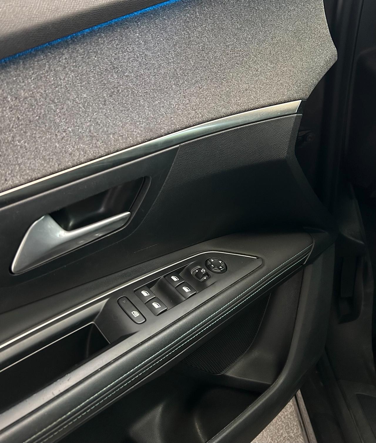 Peugeot 3008 BlueHDi 130 S&S EAT8 Allure