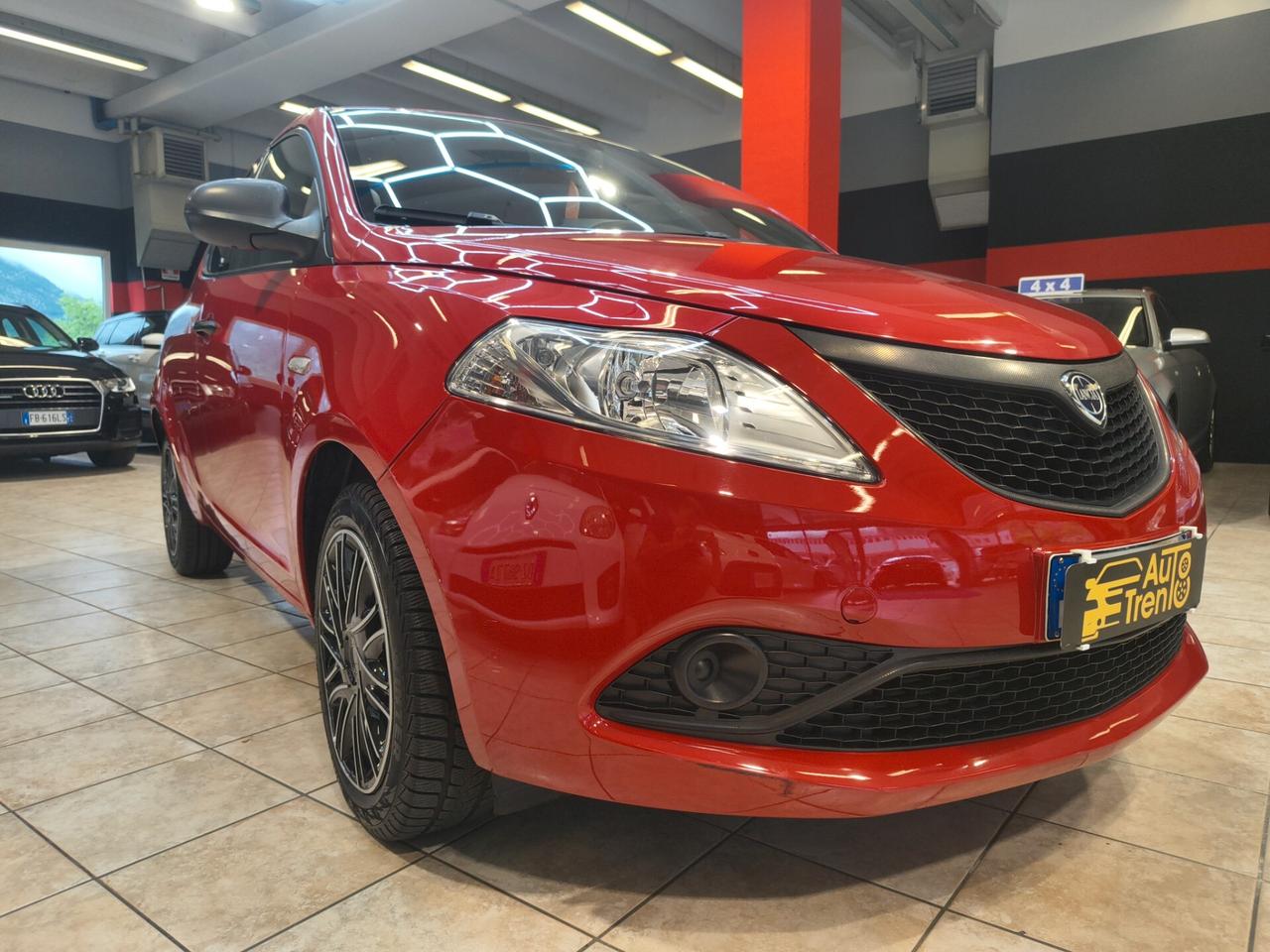 Lancia Ypsilon 1.2 69 CV 5 porte S&S Gold
