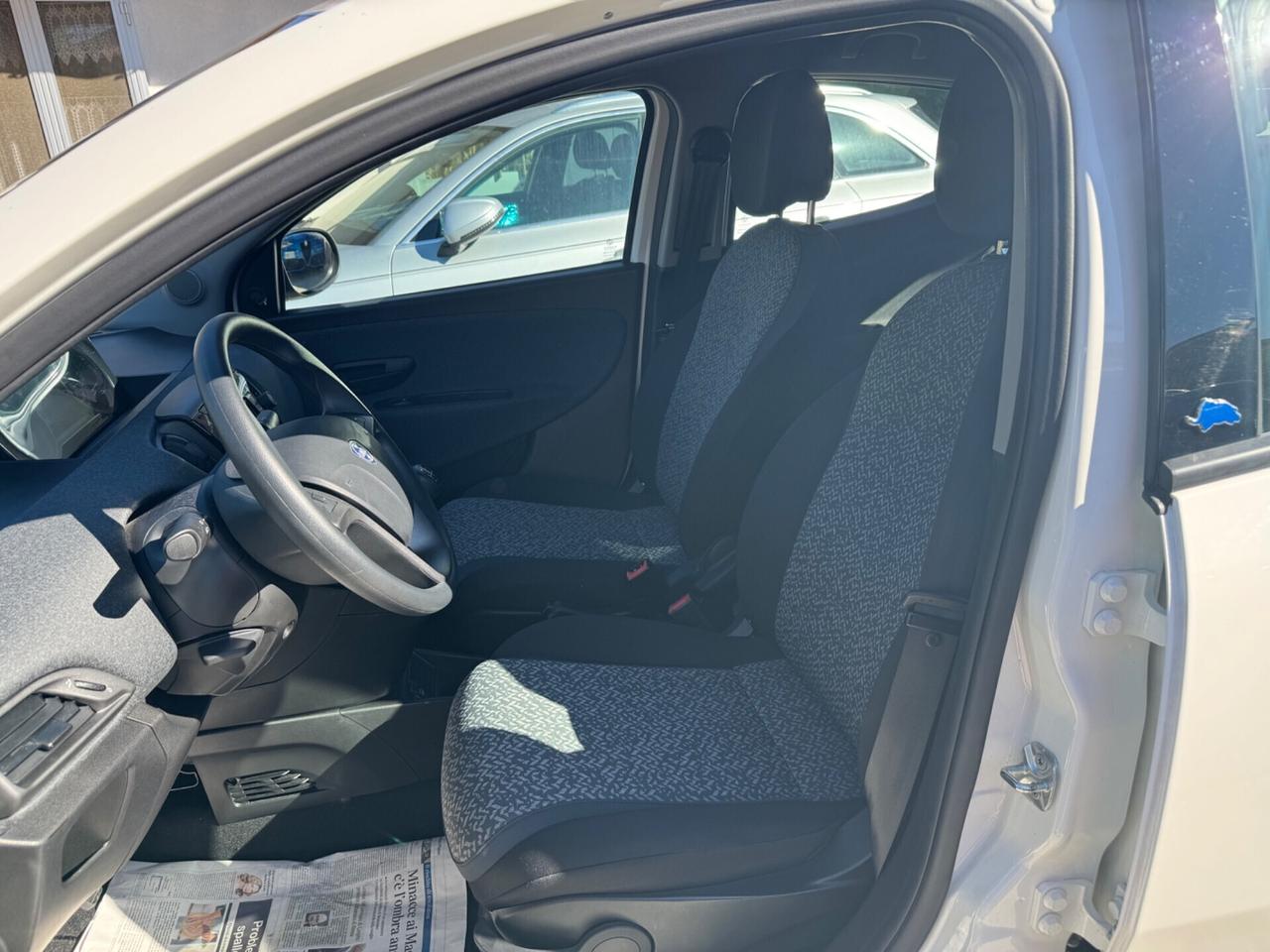 Lancia Ypsilon 1.2 69 CV 5 porte S&S Gold