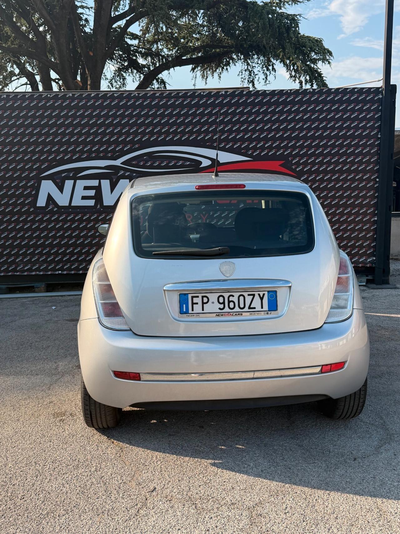 Lancia Ypsilon 1.3 MJT 75 CV Argento