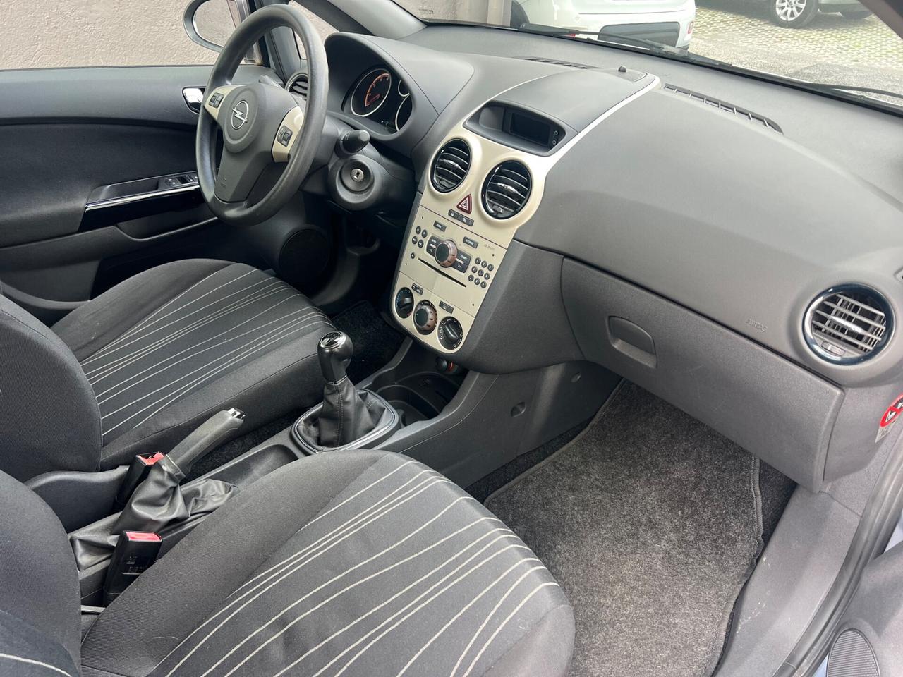Opel Corsa 1.2 benz per NEOP - GARANZIA 12 mesi