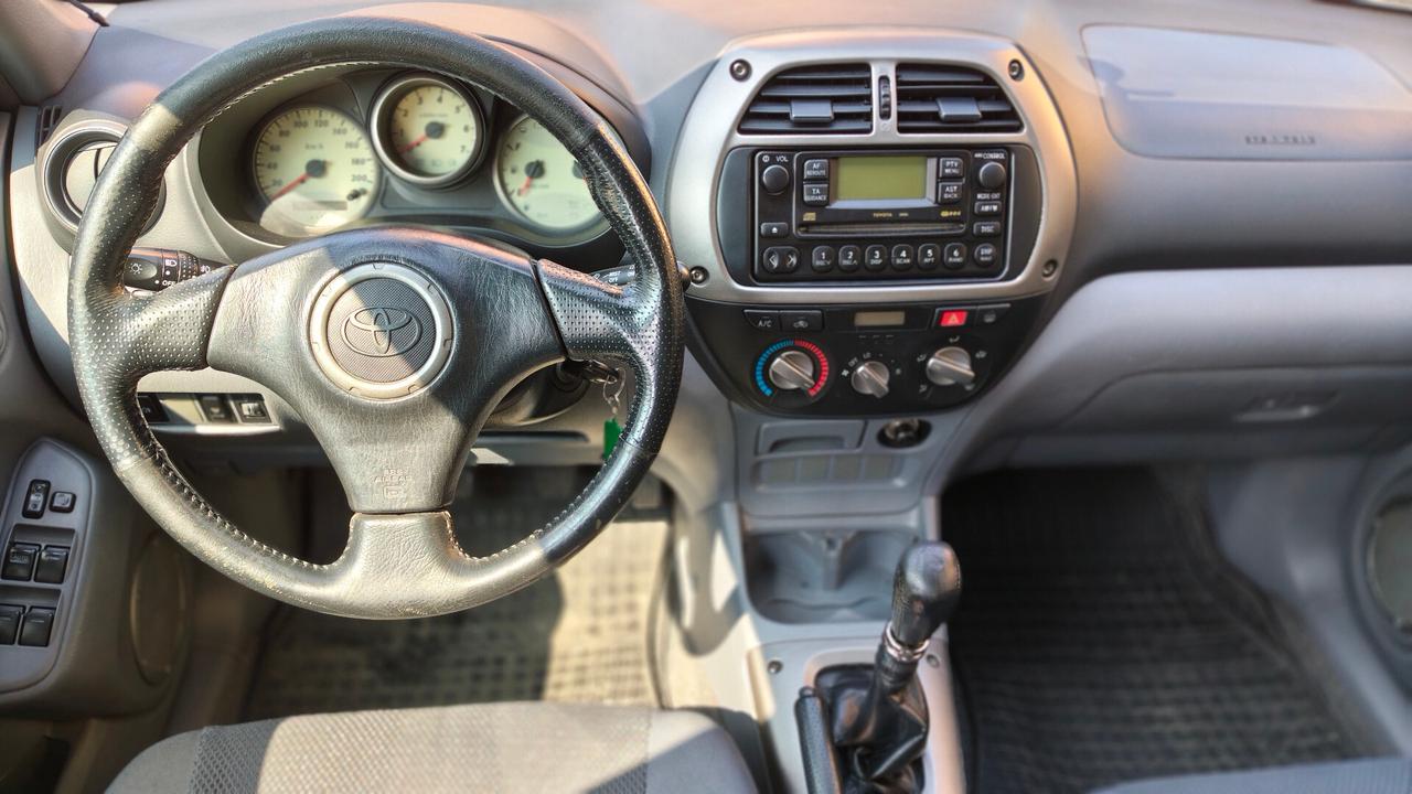 Toyota RAV 4 2.0 Tdi D-4D 5p Sol Gancio traino