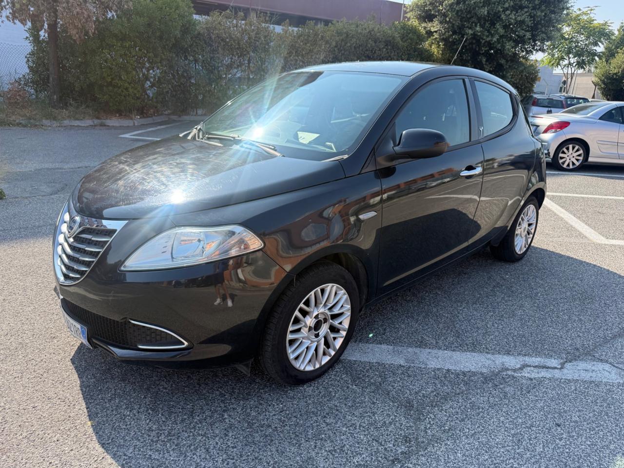 Lancia Ypsilon 1.2 69 CV 5 porte Gold