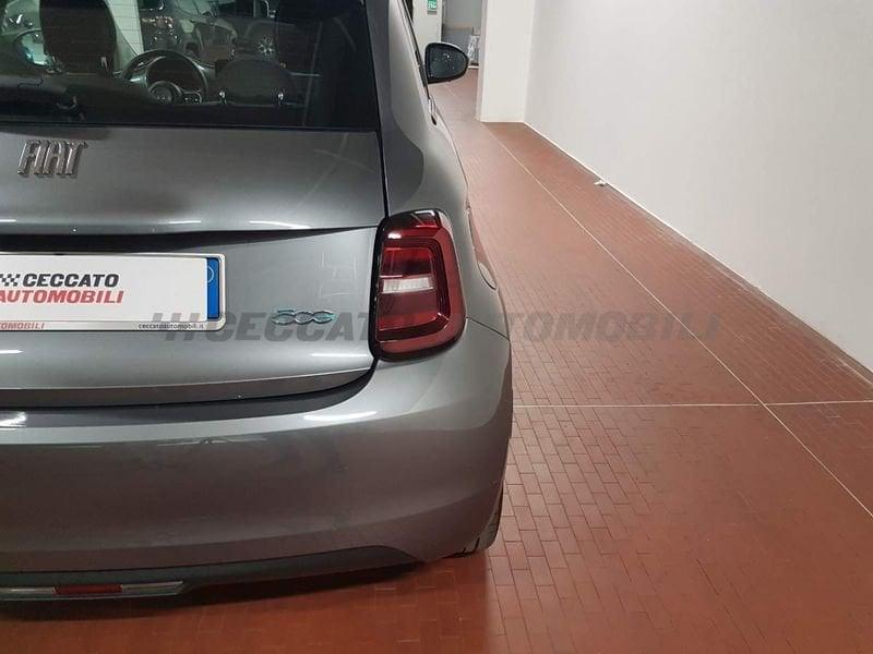 FIAT 500 500e 3+1 42 kWh Icon +