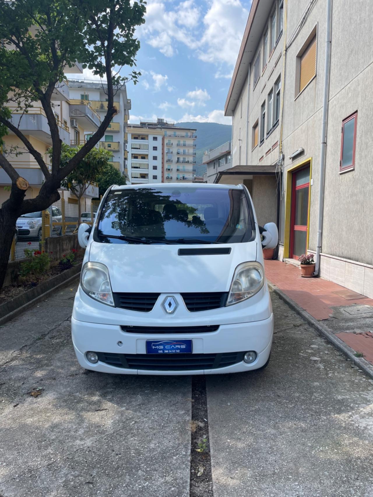 Renault Trafic T27 2.0 dCi/115 PC-TN Passenger Black Edition DPF