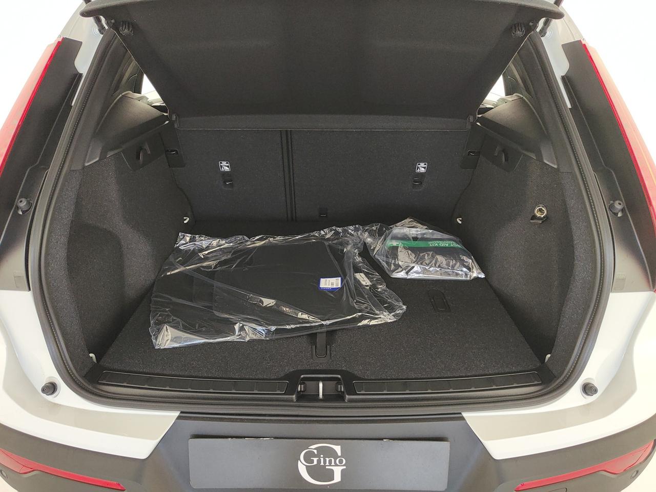 VOLVO XC40 2.0 b3 Essential auto