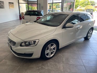 Volvo V60 D4 Geartronic R-design Kinetic