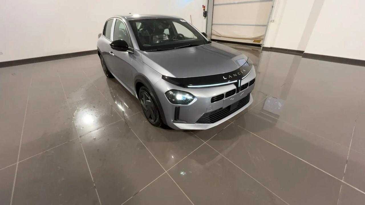 Lancia Ypsilon Hybrid e-DCT