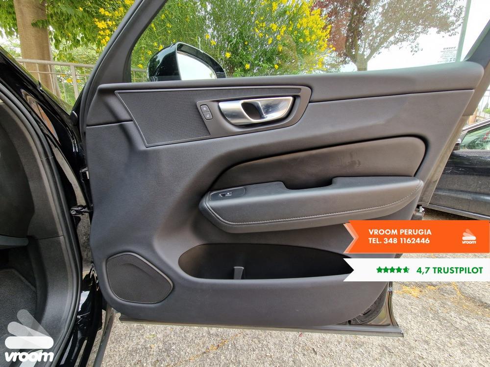 VOLVO XC60 B4 2022 2.0D 197CV HIBRID Plus Dark