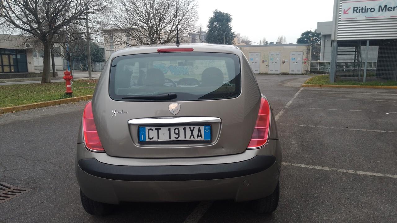 Lancia Ypsilon 1.2 BZ neopatentati 2005