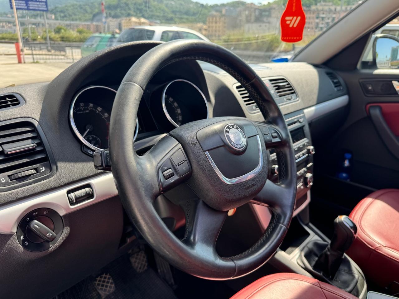 Skoda Yeti 2.0 TDI 110CV 4x4 2011 TETTO,PELLE..