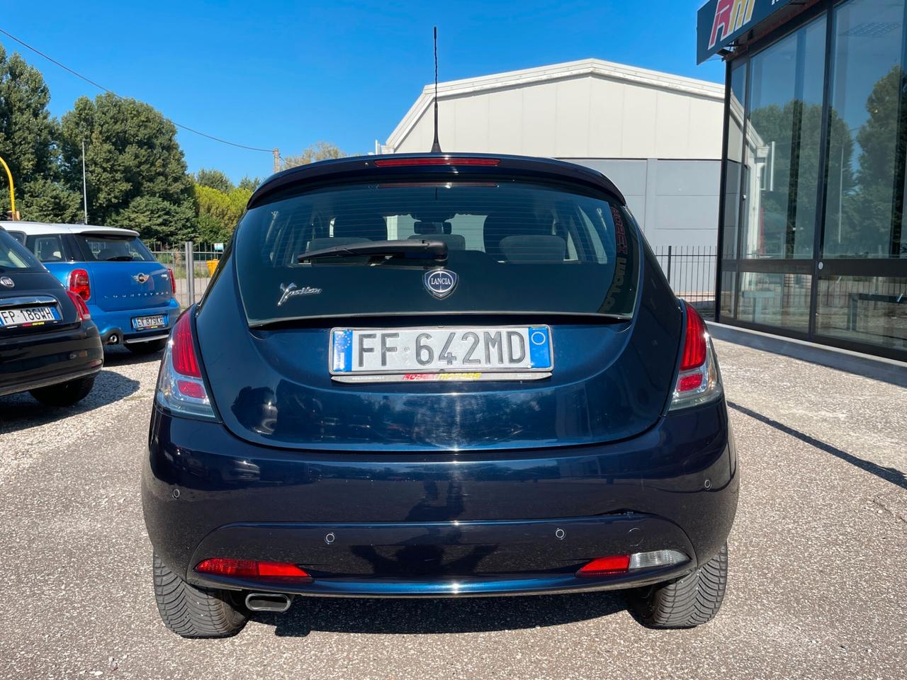 Lancia Ypsilon 1.2 69 CV 5 porte GPL Ecochic Silver