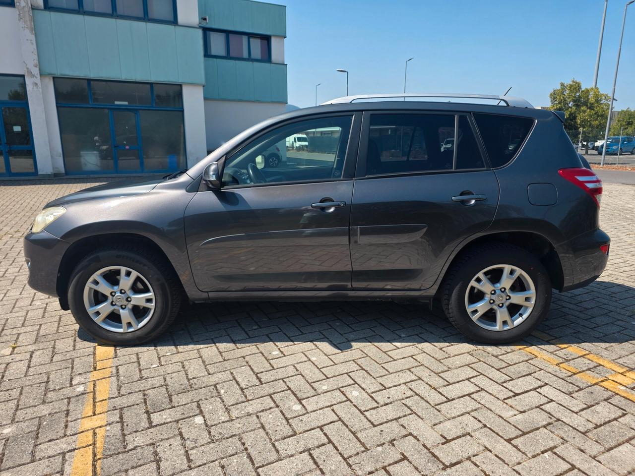 Toyota RAV 4 RAV4 2.2 D-4D 150 CV DPF Luxury