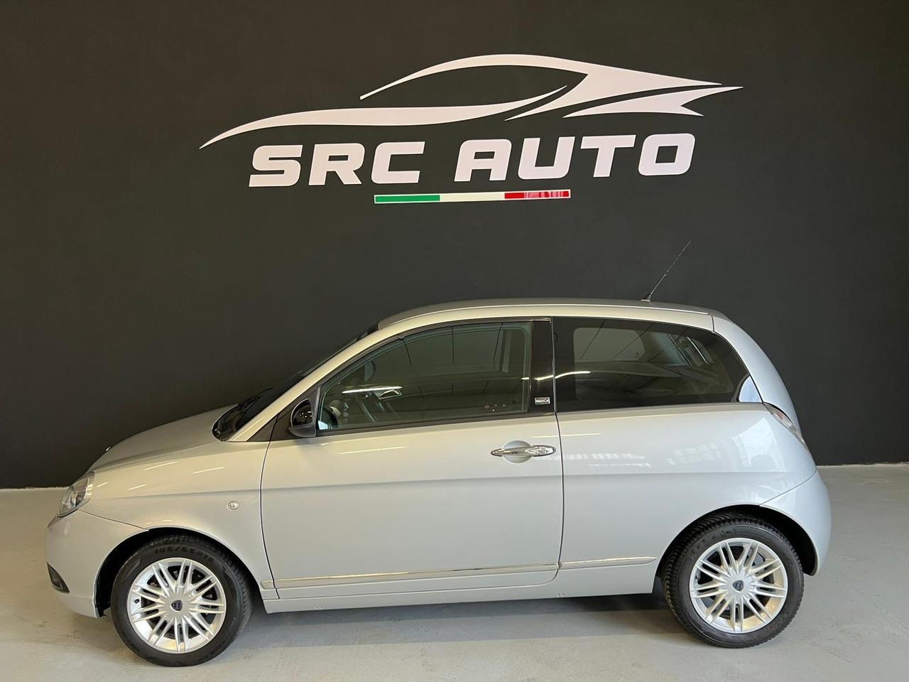 Lancia Ypsilon 1.3 MJT 75 CV Unyca