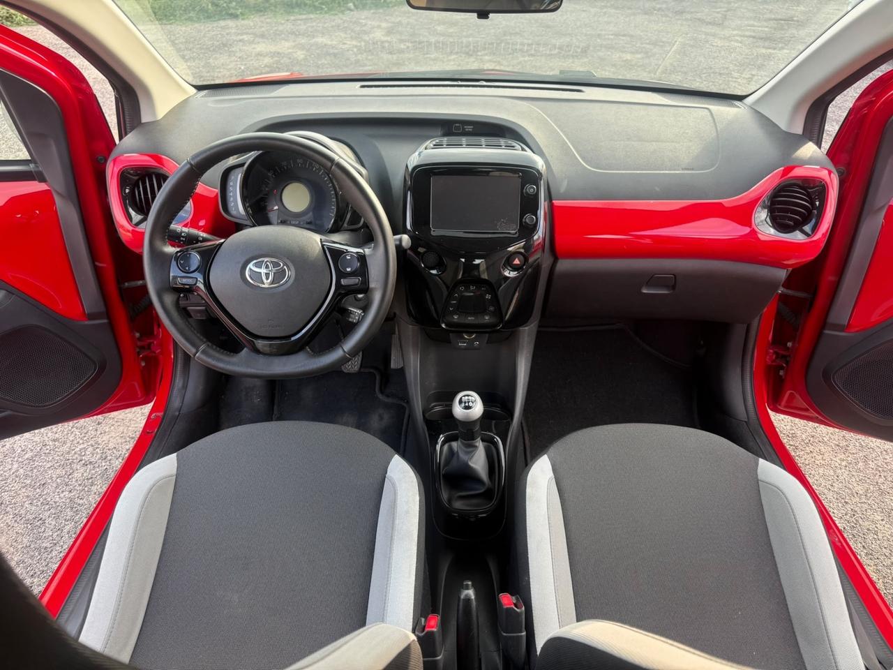 Toyota Aygo 1.0 VVT-i 69 CV 5 porte x-business