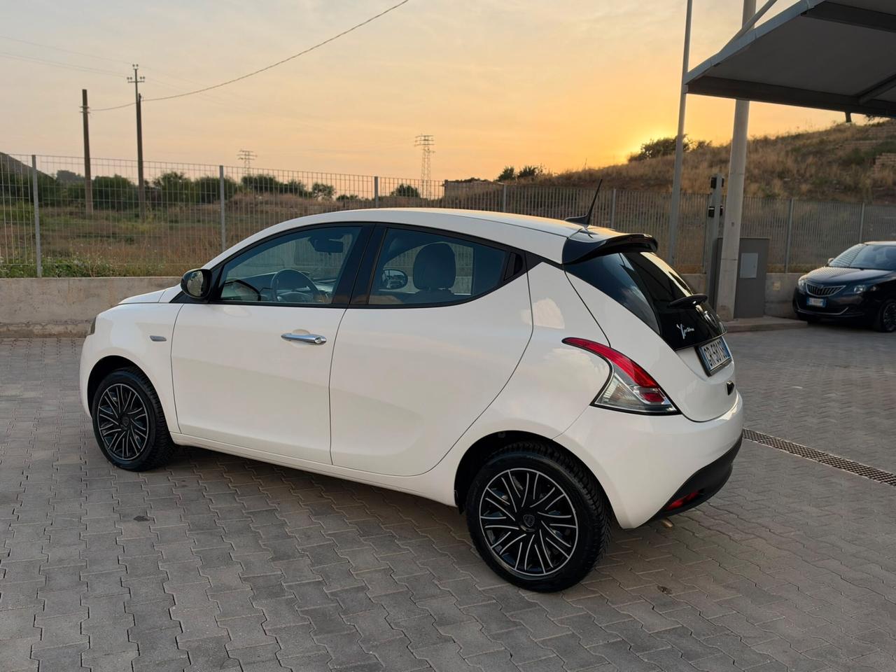 LANCIA YPSILON 1.0 FIREFLY 70CV HYBRID 2023