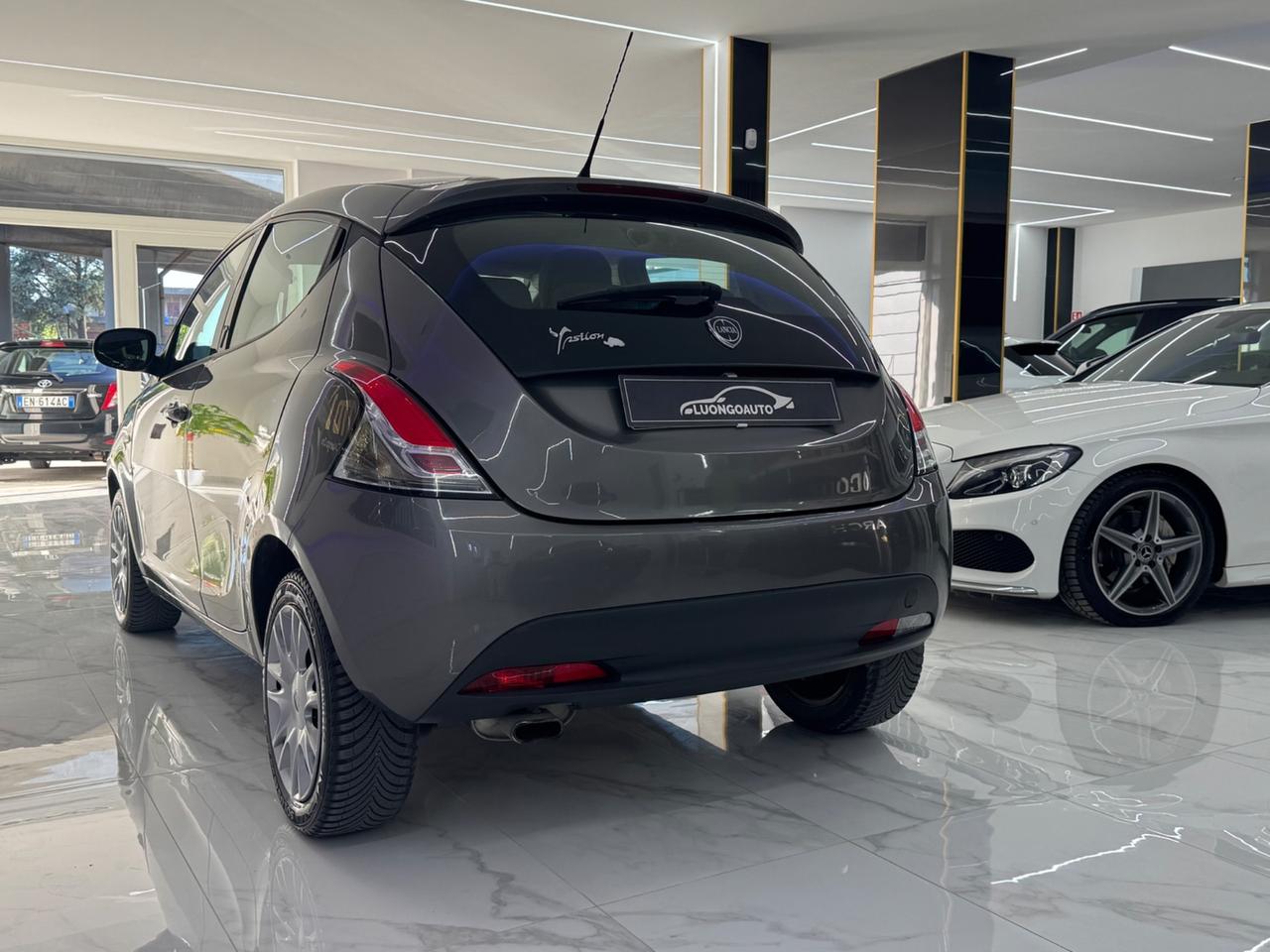 Lancia Ypsilon 1.2 69 CV 5 GPL Platinum