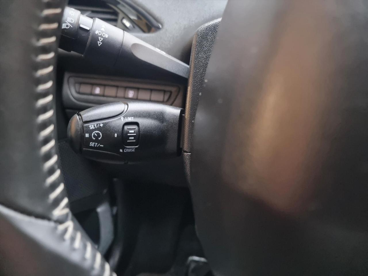 Peugeot 208 PureTech 68 5 porte Access 1.0 BENZ