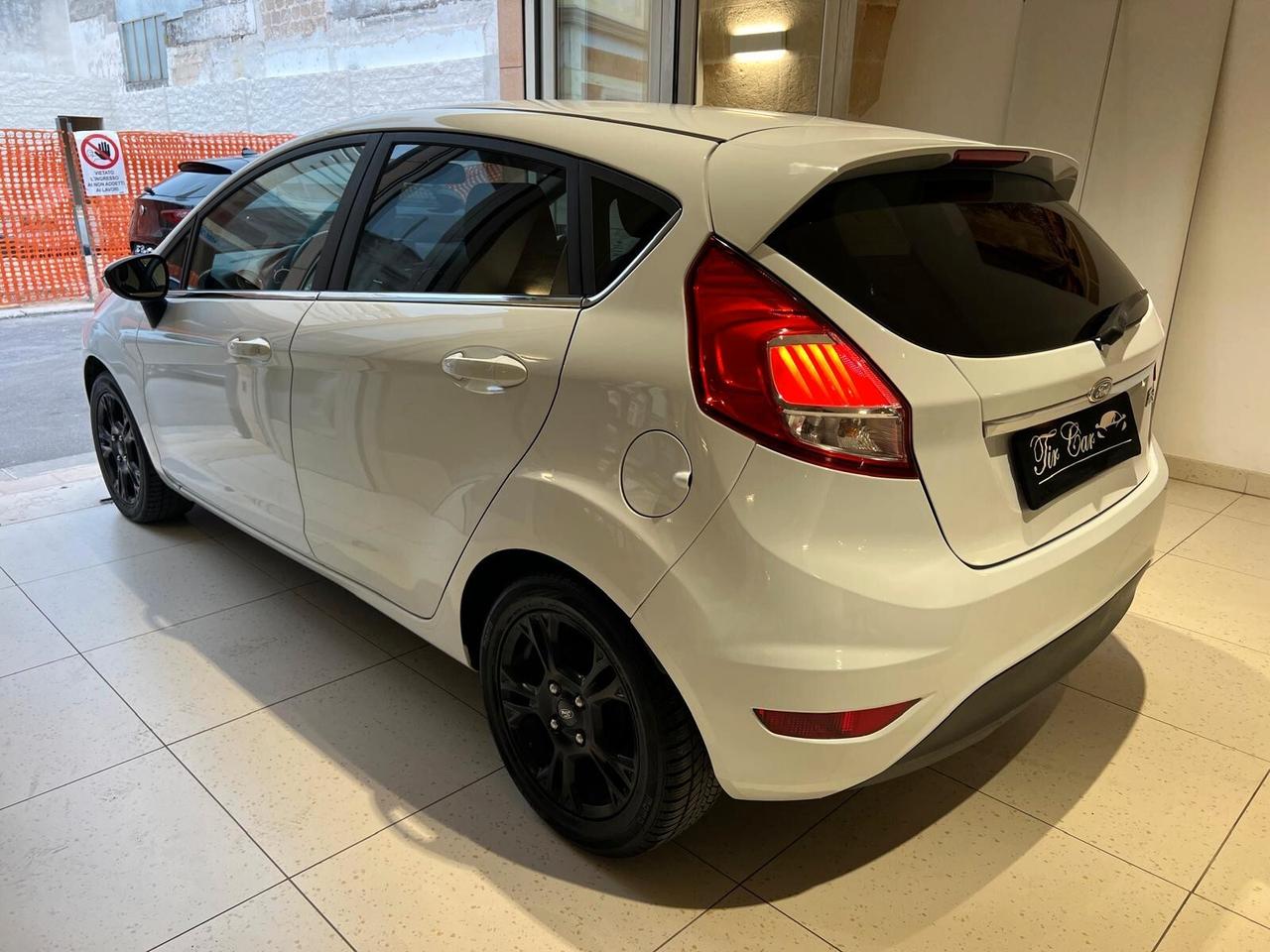 FORD FIESTA TITANIUM 1.5 TDCI 75CV OK NEOPATENTATO NAVI ANNO 2017