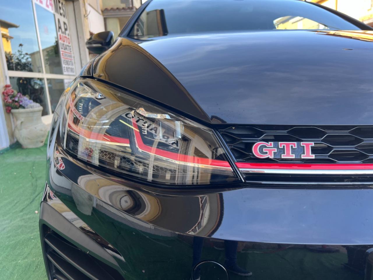 Volkswagen Golf GTI Performance 2.0 245 CV TSI 26000 KM