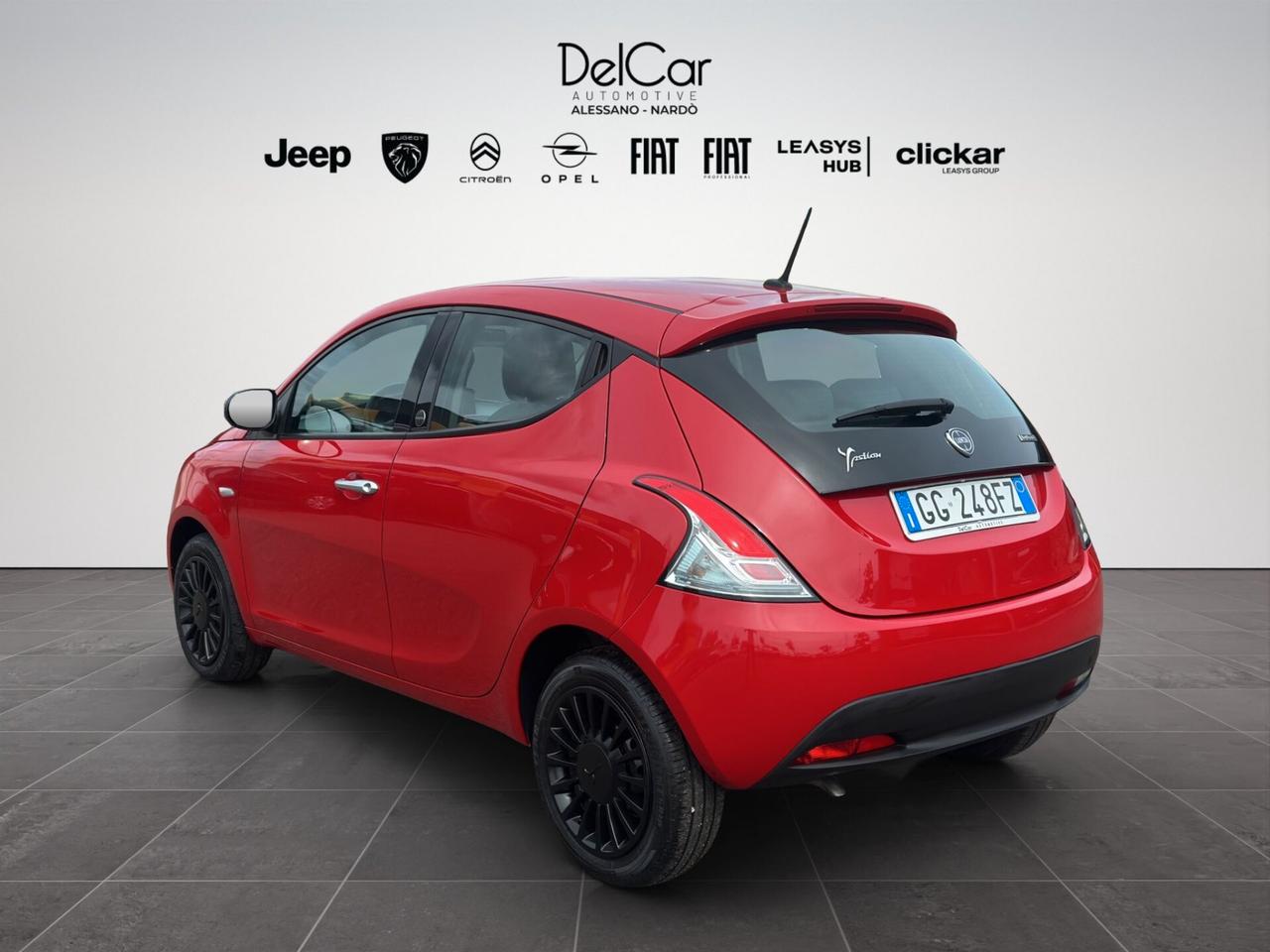 Lancia Ypsilon 1.0 FireFly 5 porte S&S Hybrid Ecochic Silver
