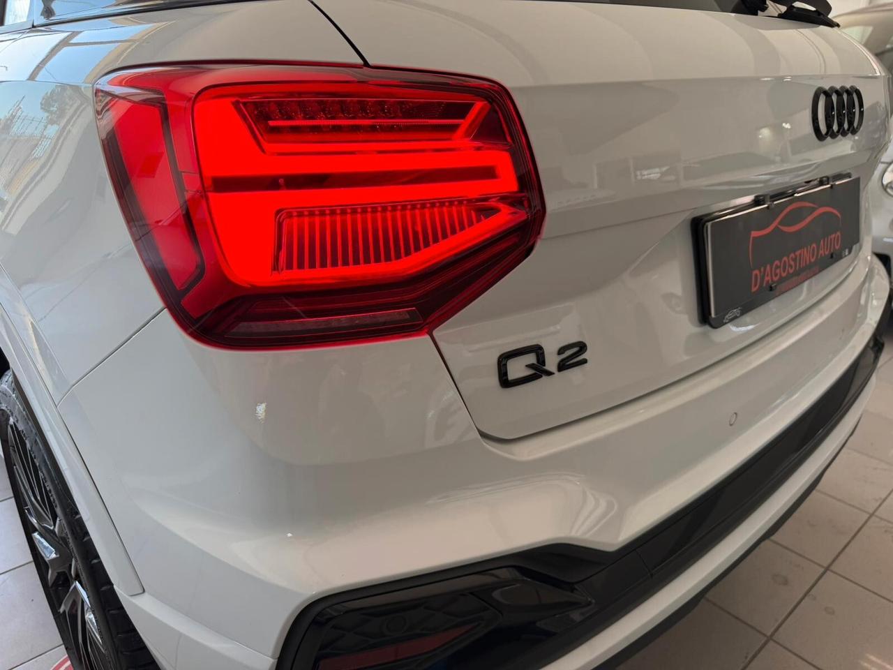 Audi Q2 35 TDI S tronic Identity Black