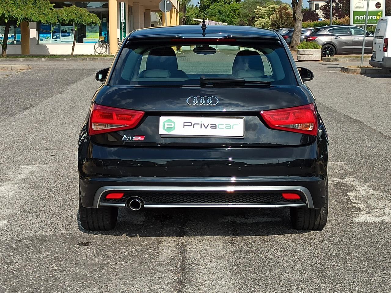 Audi A1 1.6 TDI 105 CV Attraction SLINE