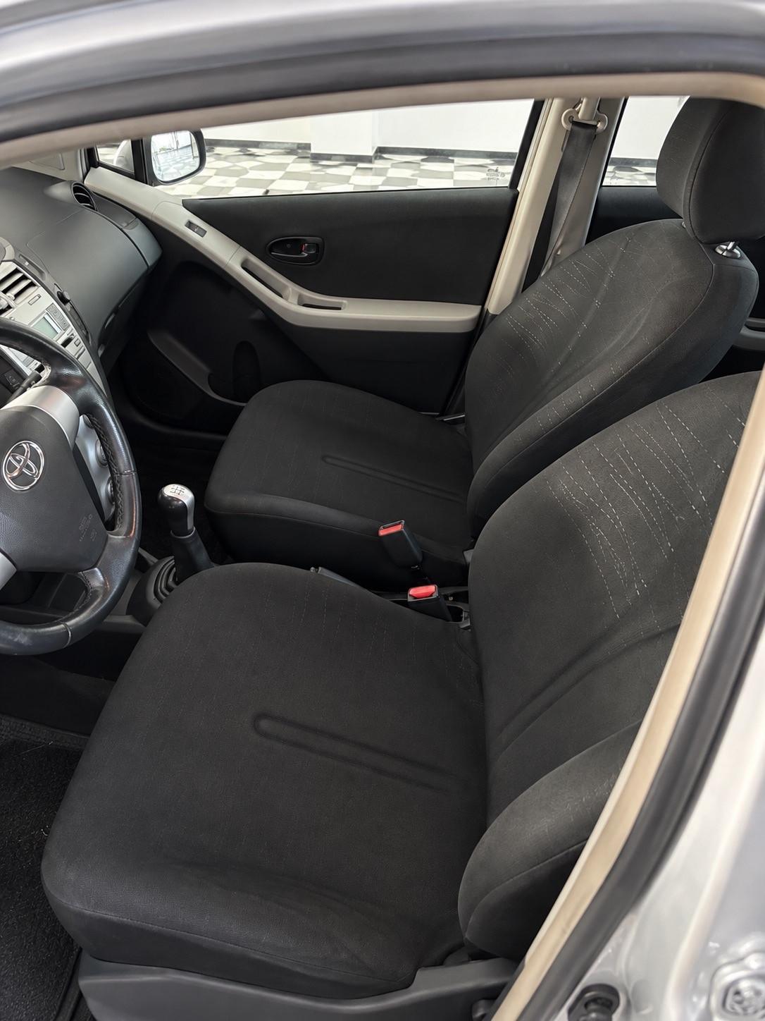 Toyota Yaris 1.0 5 porte Sol