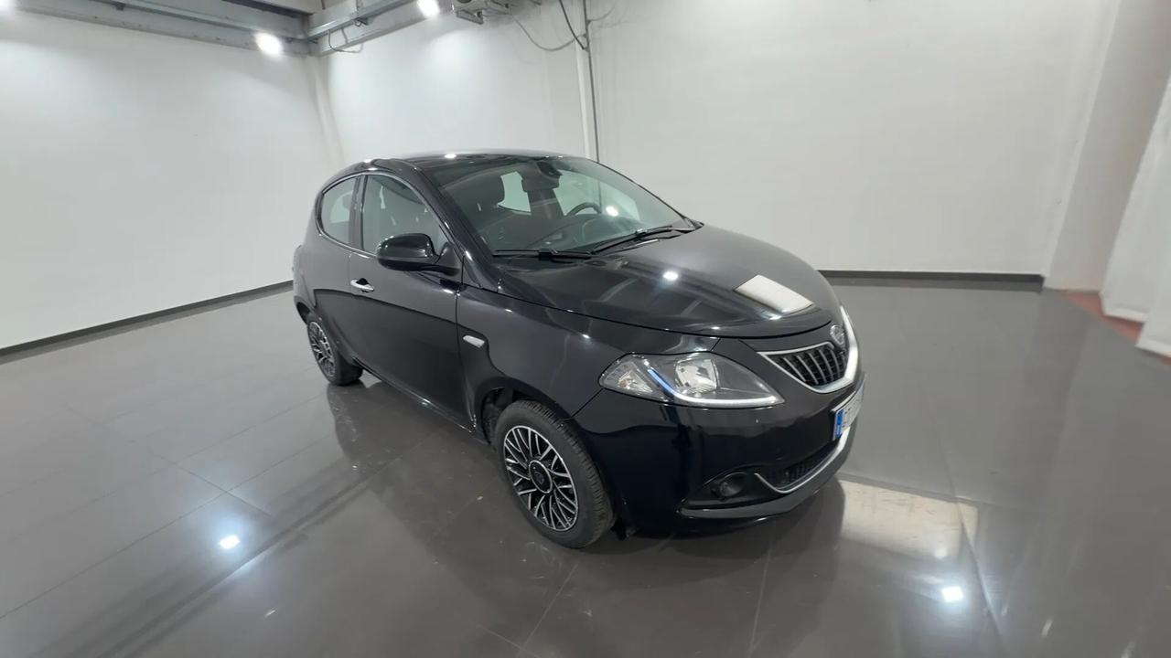 Lancia Ypsilon 1.0 Hybrid Platino full optional