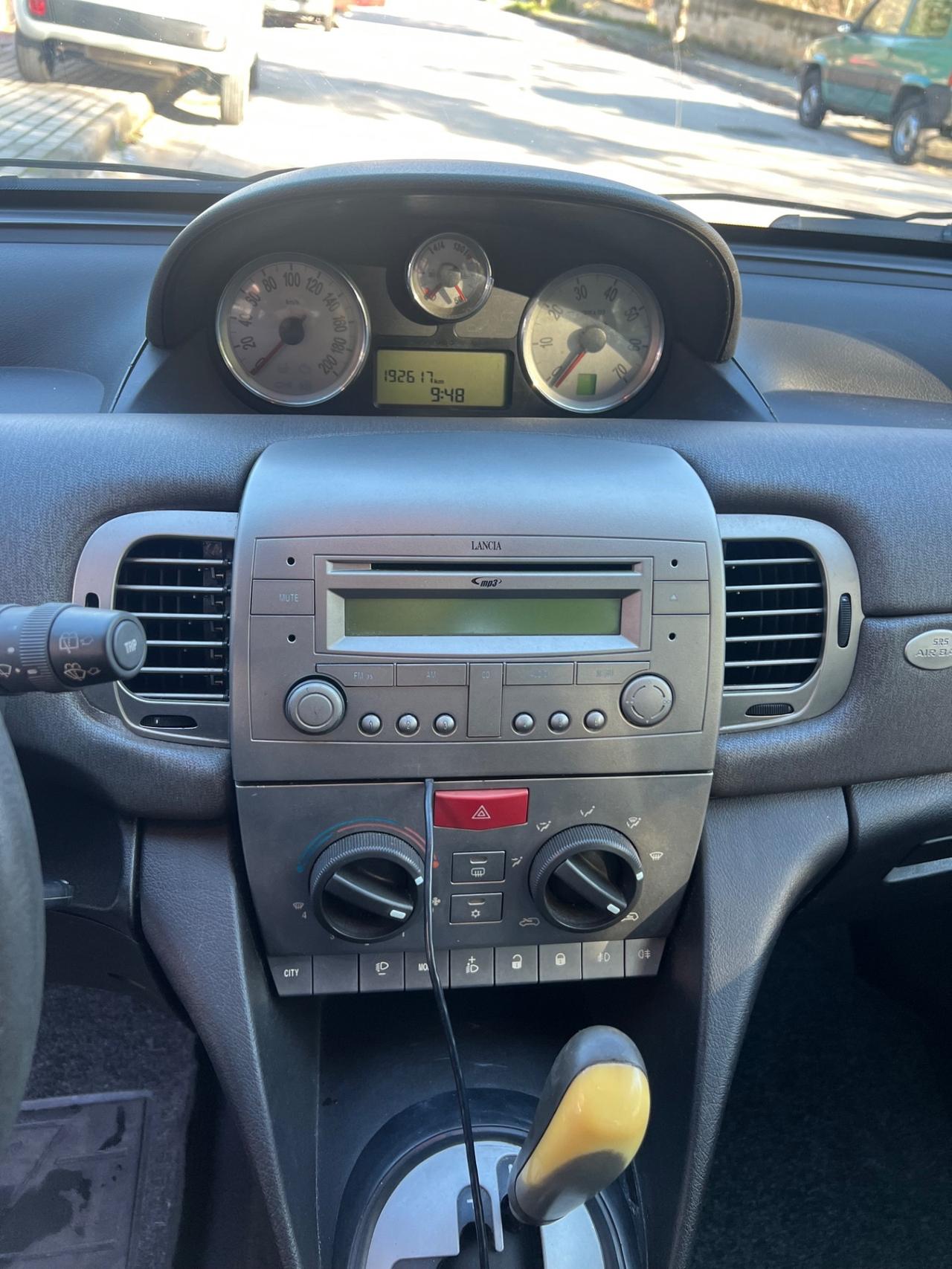 Lancia Ypsilon 1.4 benzina cambio automatico