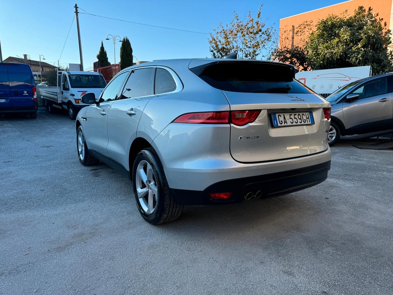 Jaguar F-Pace 2.0 D 180 CV AWD aut. Chequered Flag