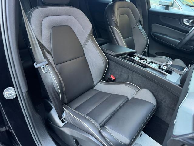 VOLVO XC60 B4 (d) AWD automatico Plus Dark