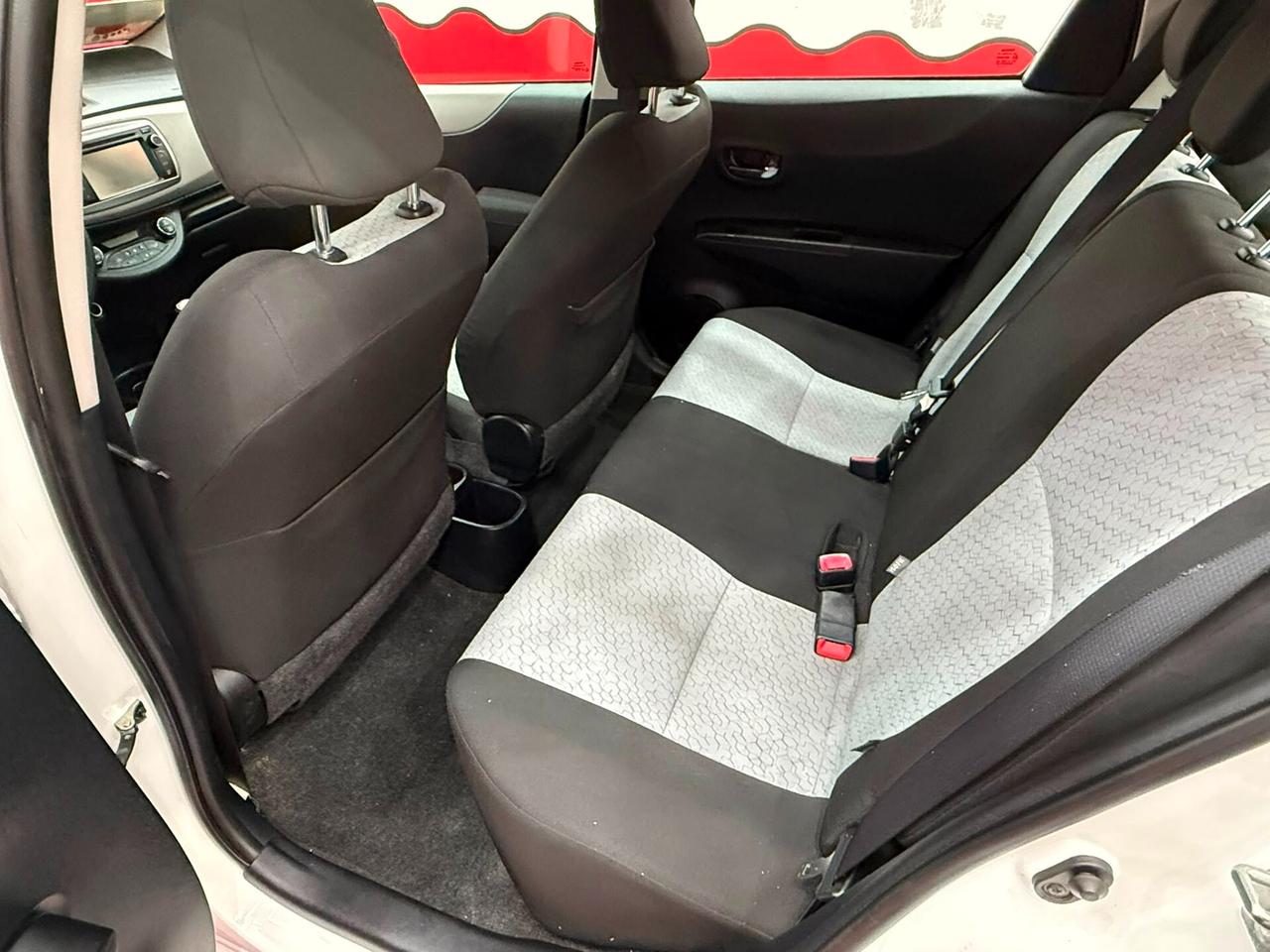 Toyota Yaris 1.4 D-4D 90cv Lounge - 2012