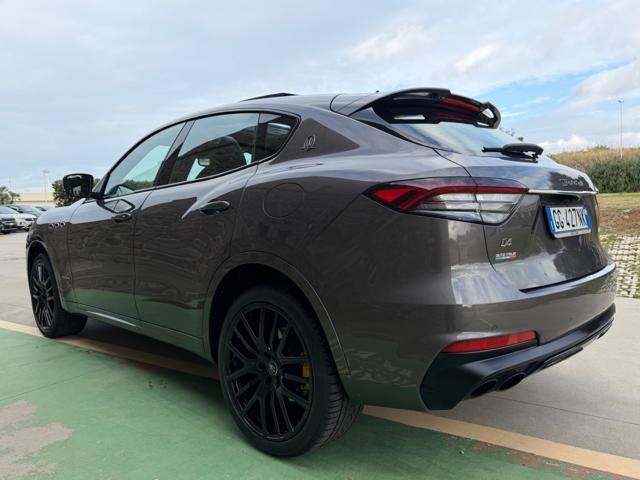 MASERATI Levante MY22 GRANSPORT+TETTO+BLACK PACK+PINZE GIALLE