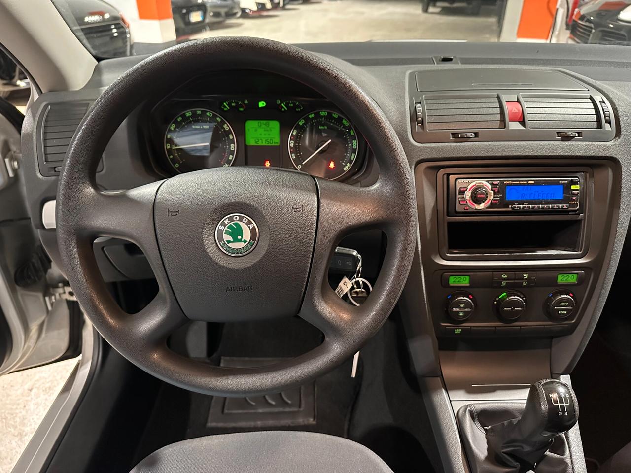 Skoda Octavia 1.6 16V FSI Ambiente - UNICO PROPRIETARIO A/C